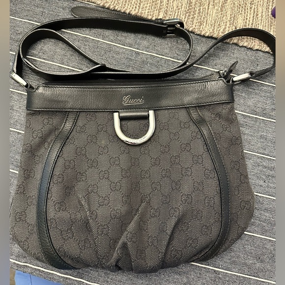 Gucci Handbags - Gucci crossbody